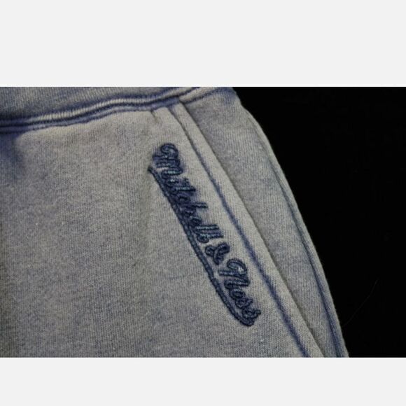 MITCHELL AND NESS WOMENS ESSENTIALS BRANDED SHORTS SMALL  $50 MSRP NWT - Picture 3 of 8